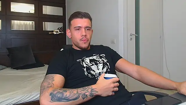 ElijahThorne online show from January 19, 5:11 am