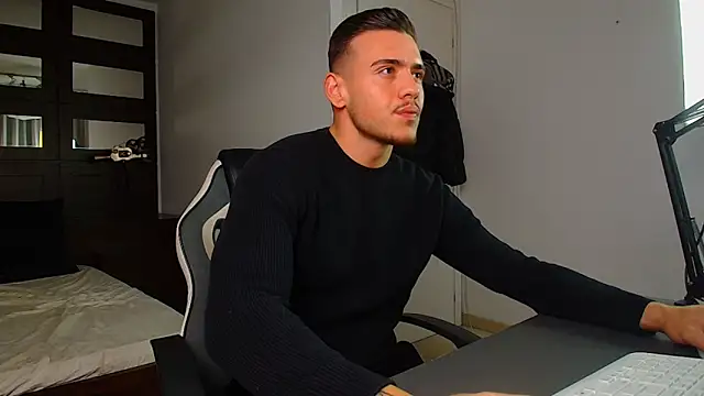 ElijahThorne online show from January 10, 8:42 am