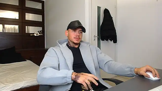 ElijahThorne online show from February 5, 6:42 am