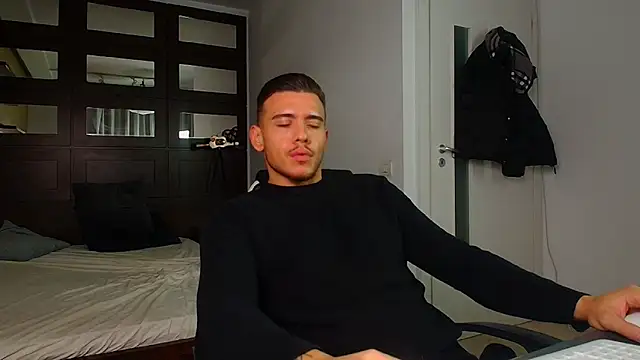 ElijahThorne online show from January 12, 5:36 am