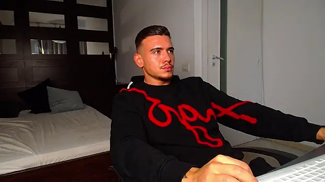 ElijahThorne online show from March 13, 7:13 am