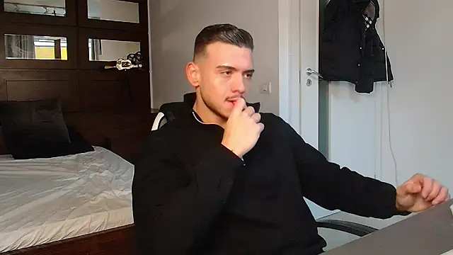 ElijahThorne online show from January 13, 7:45 am