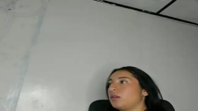 kira-stormm online show from March 17, 1:36 pm