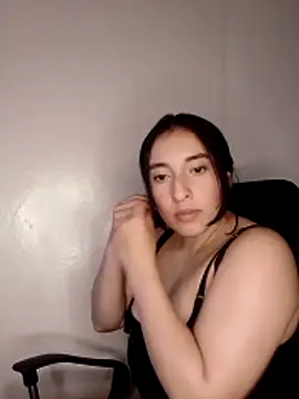 kira-stormm online show from May 19, 10:06 pm