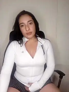 kira-stormm online show from March 28, 10:11 pm