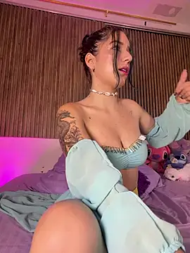 Hayley-Fox online show from April 18, 1:08 am