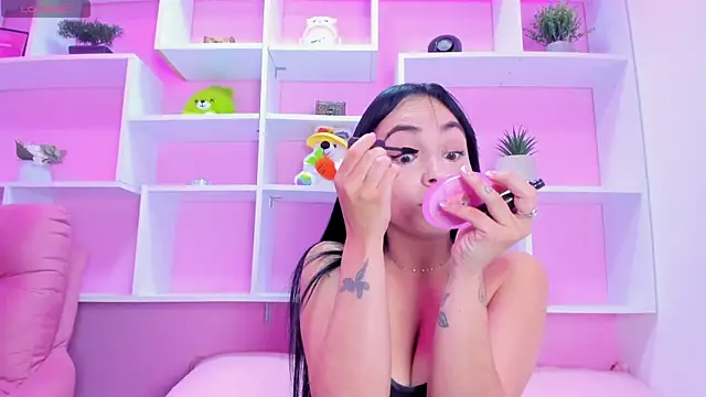 Snapshot of kittyMelvis chatting on January 8, 11:38 am kittyMelvis online show from January 8, 11:38 am