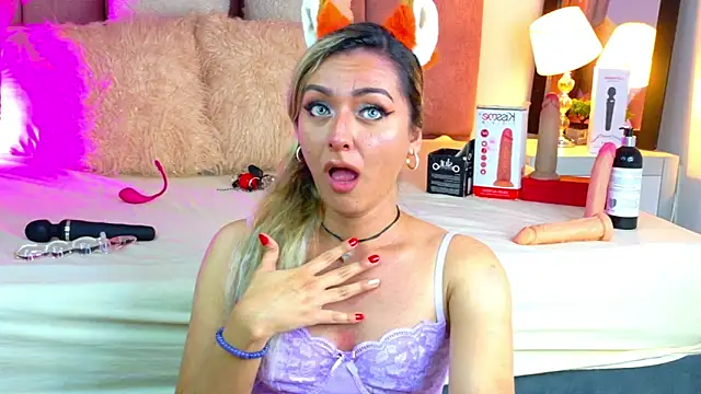 Snapshot of Lunitaa_Diva chatting on February 1, 4:27 pm Lunitaa Diva online show from February 1, 4:27 pm