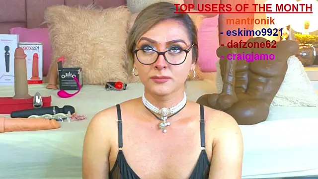 Lunitaa Diva online show from April 4, 3:29 pm