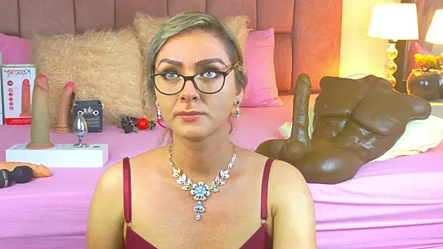 Snapshot of Lunitaa_Diva chatting on June 3, 7:40 pm Lunitaa Diva online show from June 3, 7:40 pm