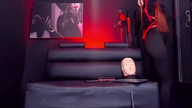 AprilStoness online show from March 20, 7:15 pm