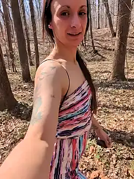 LexiLuxi online show from March 26, 7:12 pm