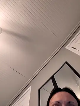 LexiLuxi online show from March 23, 11:37 pm