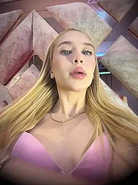 valeryfox   online show from April 24, 12:34 am