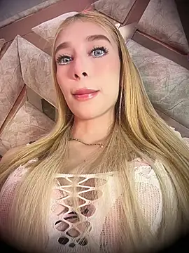 valeryfox   online show from April 21, 1:42 am