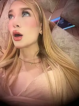 valeryfox   online show from April 22, 1:23 am