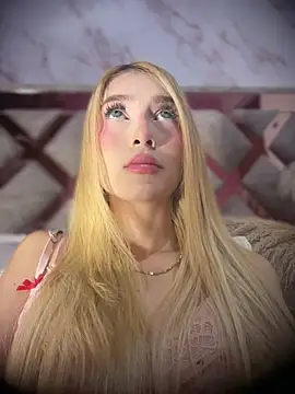 valeryfox   online show from February 6, 9:55 pm