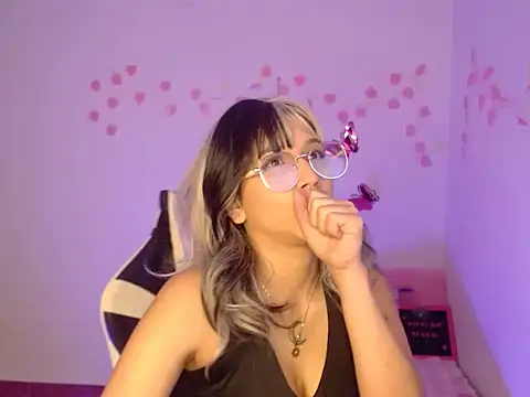 Snapshot of venus_222 chatting on November 29, 4:34 am venus 222 online show from November 29, 4:34 am