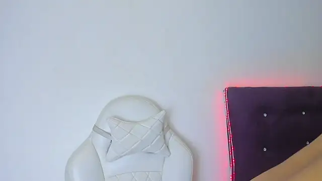 veronicaa squirt online show from April 24, 4:25 am