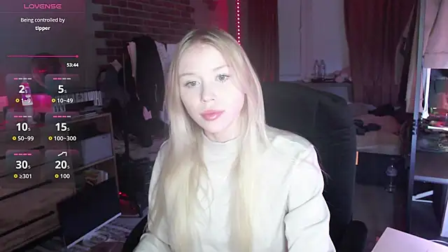 mollydollka online show from November 23, 3:11 pm