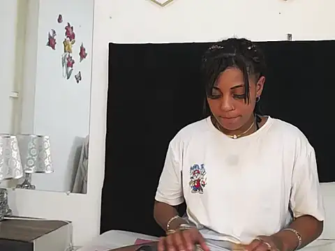 vcasandrap online show from November 27, 7:36 pm