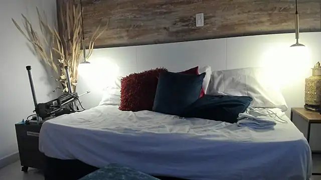 lathiffa online show from November 25, 5:52 am