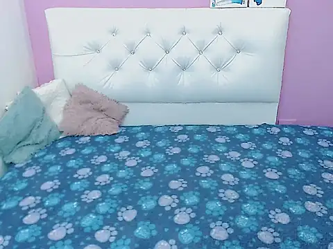 Snapshot of xwetdreamsx chatting on February 20, 7:49 pm xwetdreamsx online show from February 20, 7:49 pm