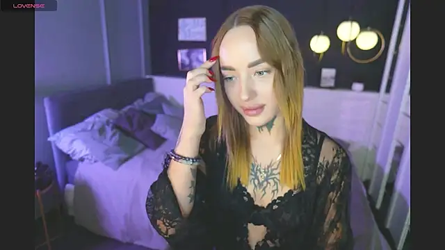 Snapshot of MarquiseMuse chatting on November 23, 10:25 am MarquiseMuse online show from November 23, 10:25 am