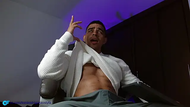 Snapshot of Kent_Rodriguez chatting on December 13, 11:11 pm Kent Rodriguez online show from December 13, 11:11 pm