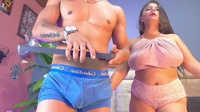 Snapshot of tony_megan chatting on December 1, 1:23 pm tony megan online show from December 1, 1:23 pm