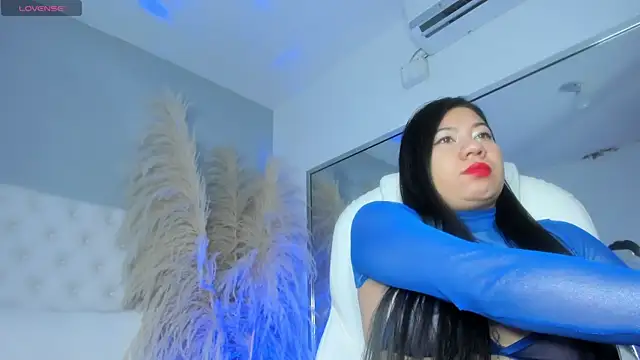 lunaa hart online show from March 29, 3:19 am