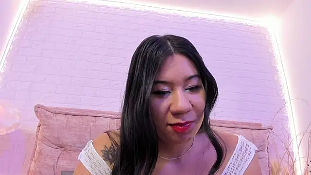 Snapshot of lunaa_hart chatting on May 1, 12:04 am lunaa hart online show from May 1, 12:04 am