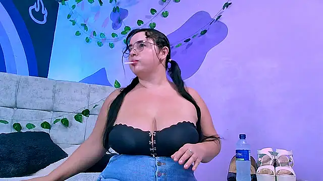 Snapshot of Lorena_Adamsx chatting on December 1, 7:04 pm Lorena Adamsx online show from December 1, 7:04 pm