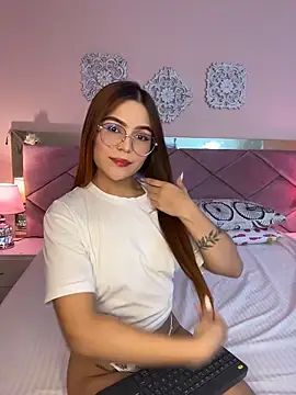 Snapshot of VictoriaLasse chatting on April 30, 2:35 pm VictoriaLasse online show from April 30, 2:35 pm