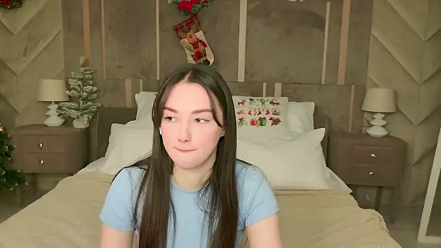 Amber Bond online show from January 8, 6:30 am