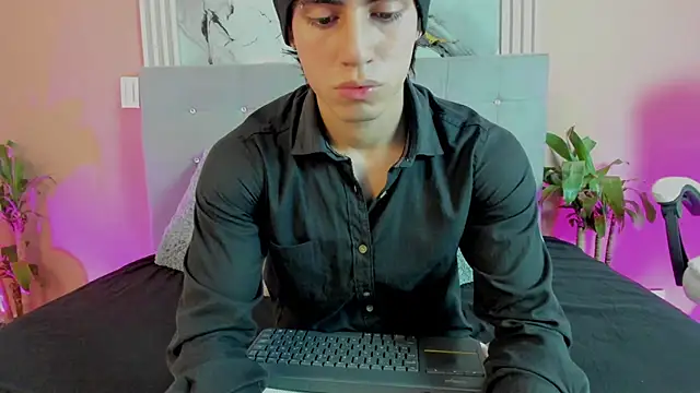 eren jeager online show from February 24, 1:17 am