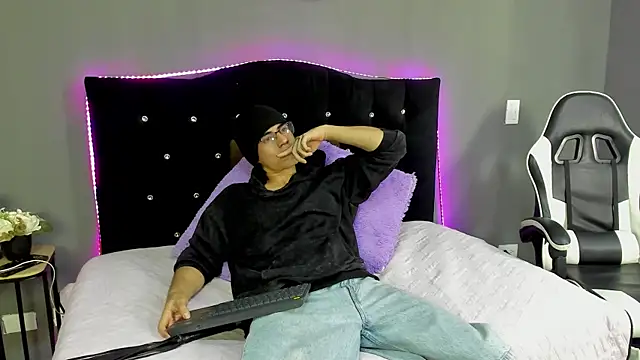 eren jeager online show from April 22, 1:45 am