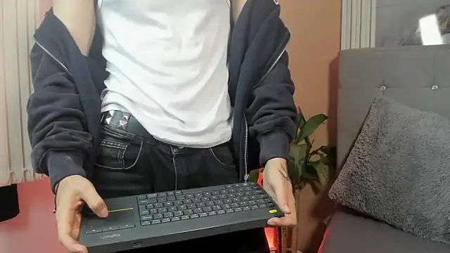 eren jeager online show from April 8, 1:51 am