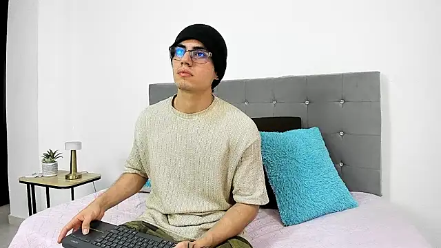 eren jeager online show from January 7, 8:14 pm