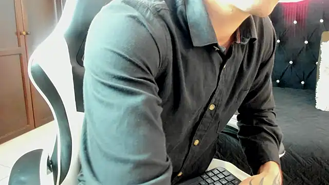 eren jeager online show from February 3, 1:16 am