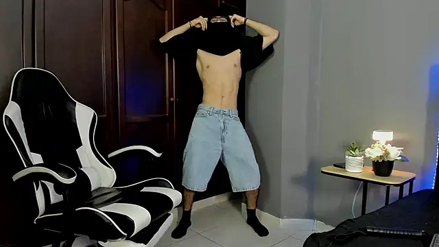 eren jeager online show from April 5, 1:34 am