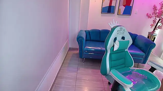 Snapshot of Emily_andrews chatting on January 11, 11:39 am Emily andrews online show from January 11, 11:39 am