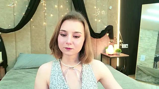 Snapshot of Janice_Corona chatting on May 19, 3:52 pm Janice Corona online show from May 19, 3:52 pm