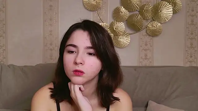 Wendy Finch online show from December 22, 9:15 pm