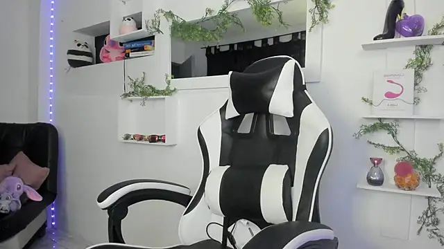 Ariel Laurentt online show from February 9, 4:10 am