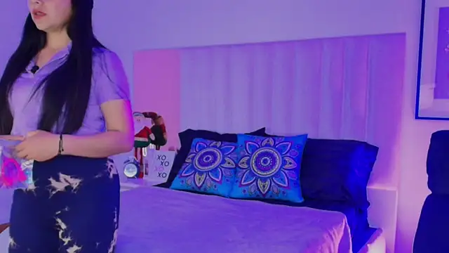 Mara Wolf01 online show from December 17, 8:25 pm