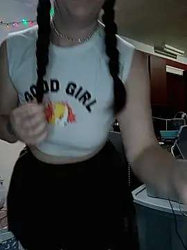 LaylaLucis online show from December 20, 1:41 am