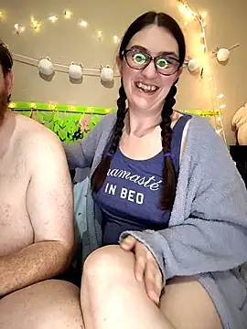 LaylaLucis online show from March 27, 4:21 am