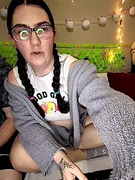 LaylaLucis online show from April 10, 3:46 am