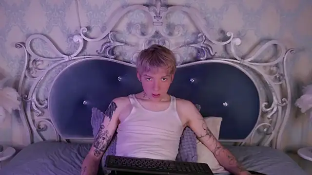 Snapshot of TRAVIS_CLAS chatting on November 28, 8:42 pm TRAVIS CLAS online show from November 28, 8:42 pm